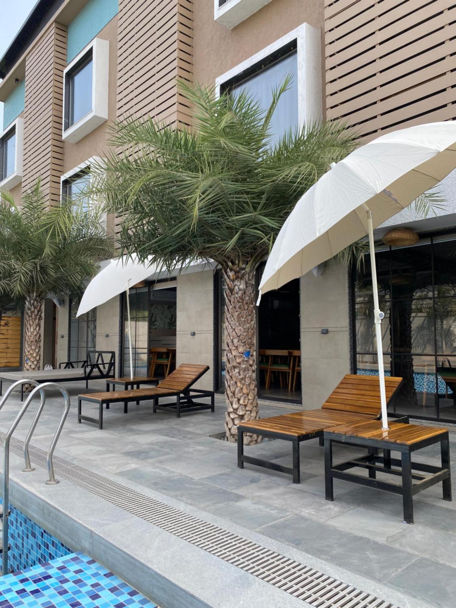 The Pavilion Park Resort Mālegaon Eksteriør bilde
